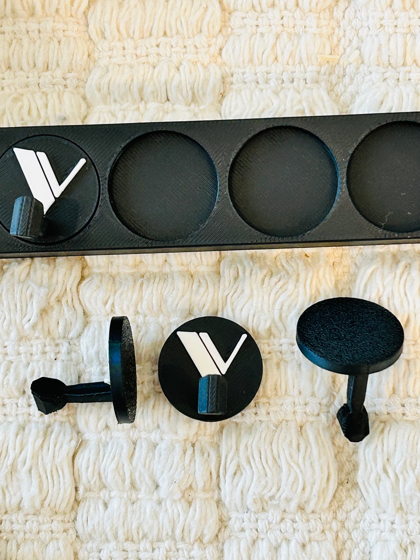 3D Velvet V Nail Display Stand