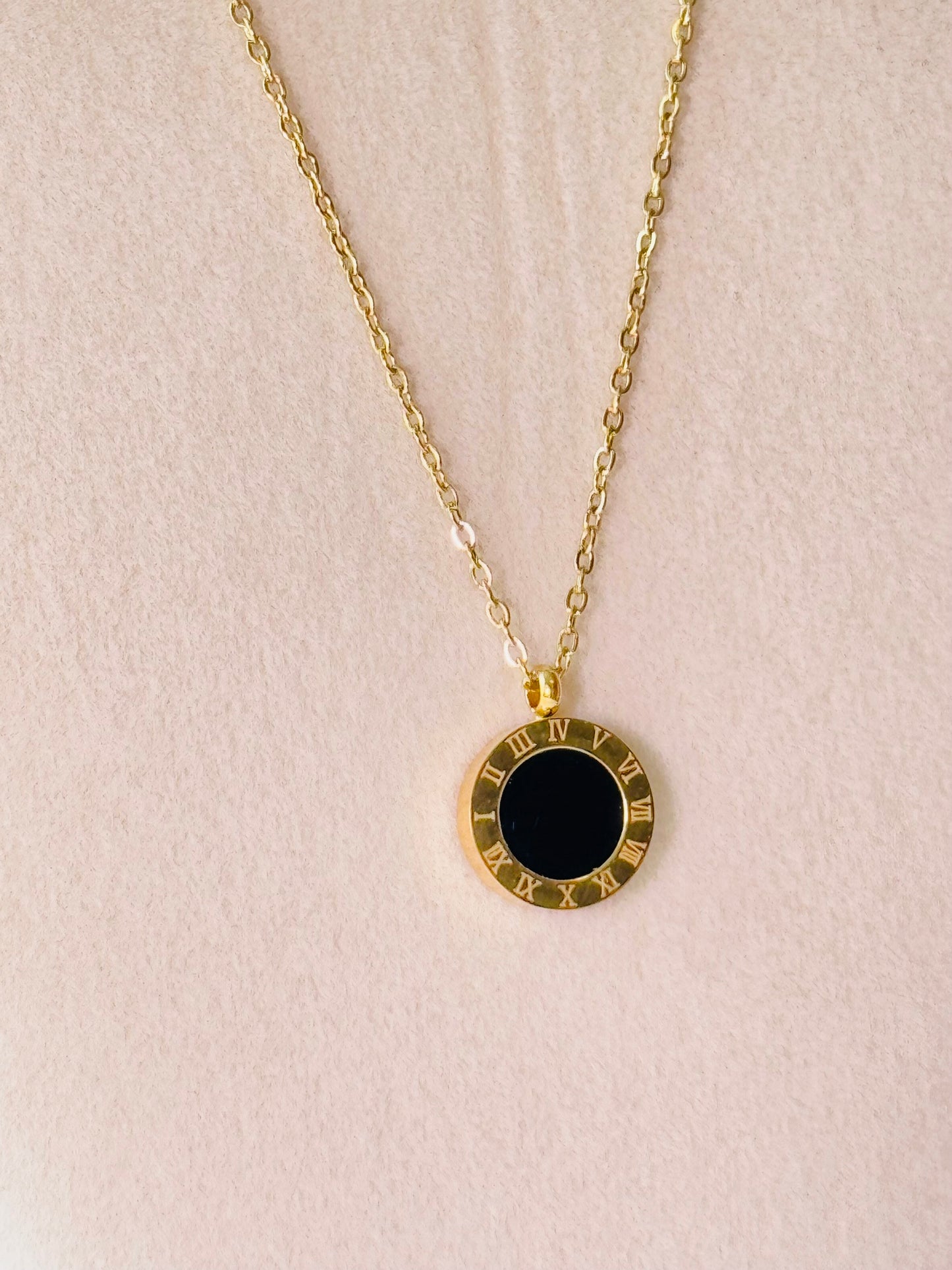 IIXV Black Necklace